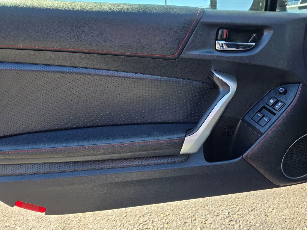 Used 2016 Scion FR-S RWD image 17
