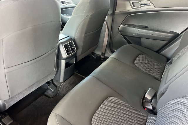 Used 2023 Kia Sportage LX AWD/4WD image 15