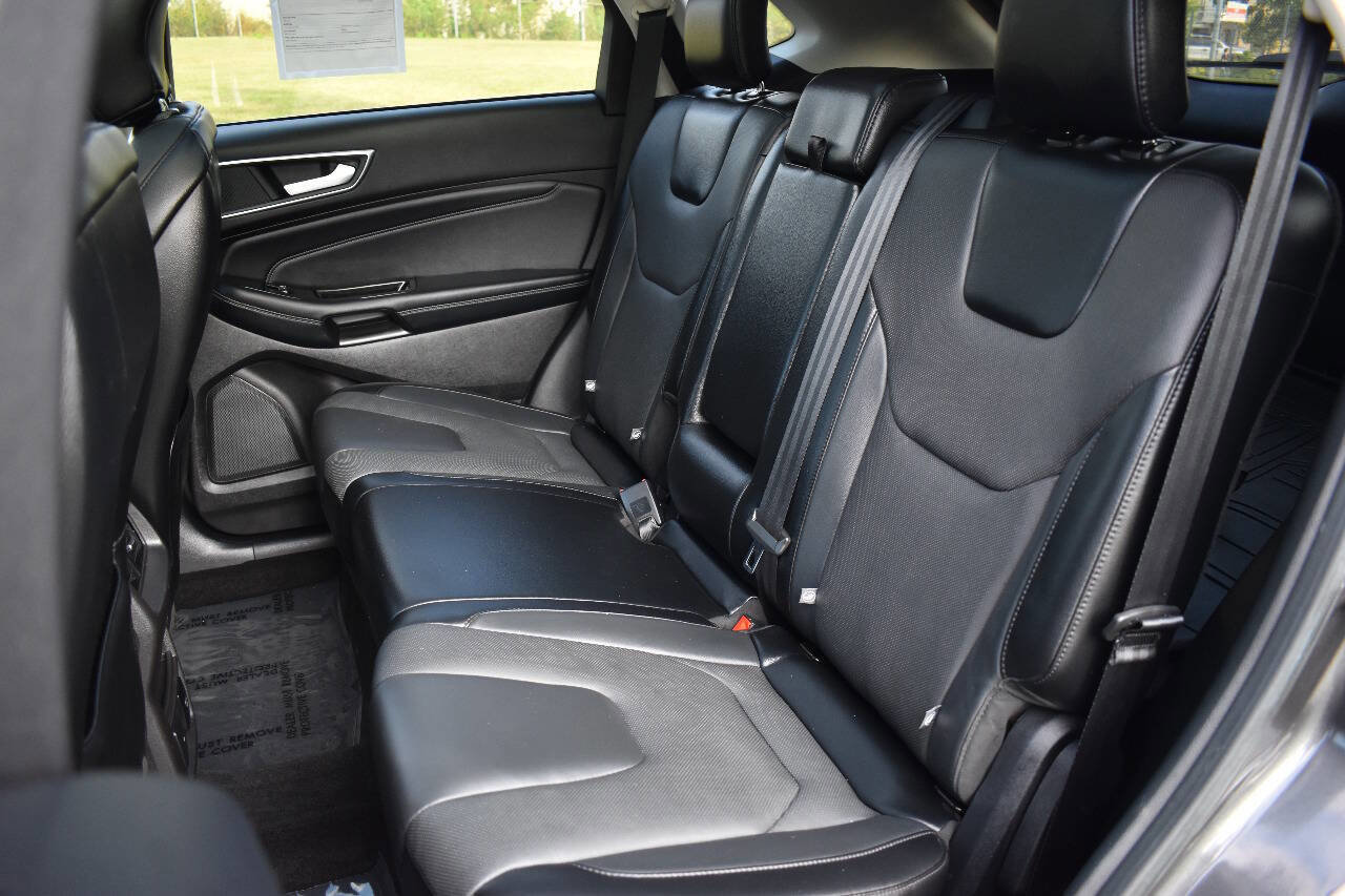 Used 2017 Ford Edge Titanium w/ Equipment Group 301A image 14