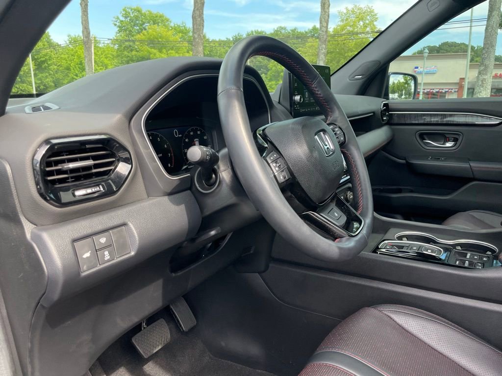 Used 2025 Honda Pilot Black Edition image 31