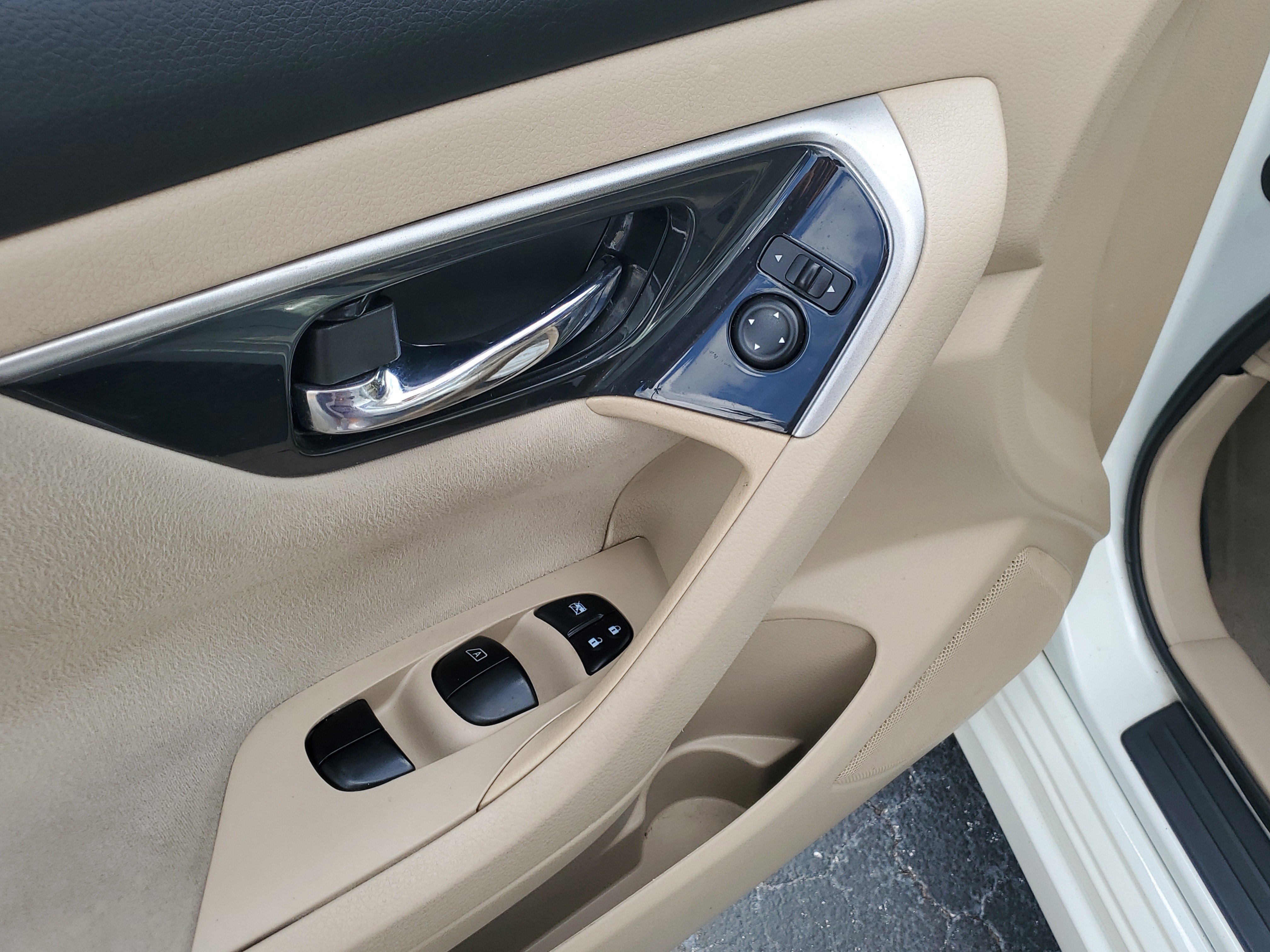 Used 2014 Nissan Altima 2.5 S w/ Sport Value Package image 18