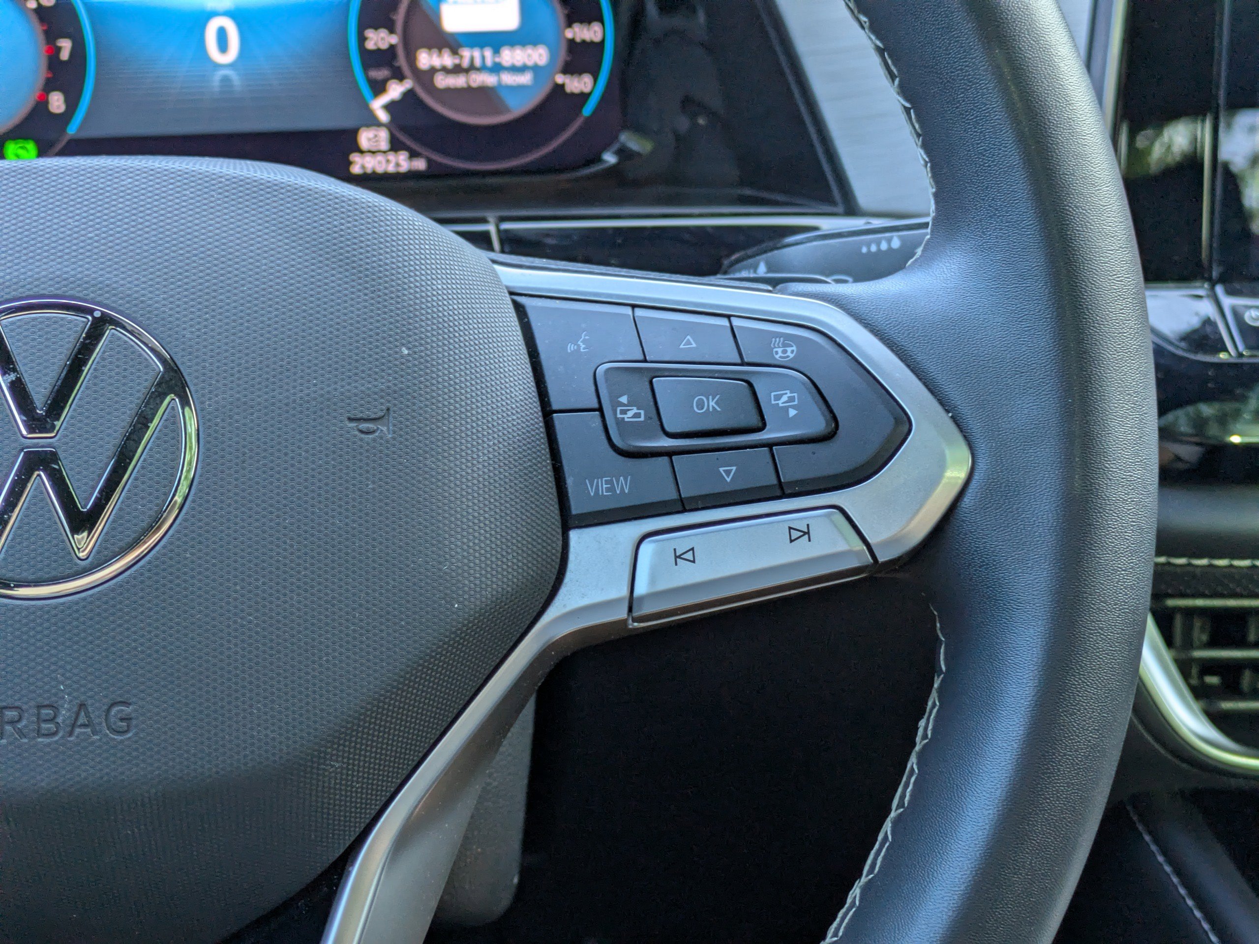 Used 2024 Volkswagen Atlas Cross Sport SE w/ Panoramic Sunroof Package FWD image 19