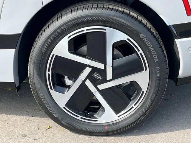 New 2026 Hyundai Ioniq 9 Calligraphy image 12