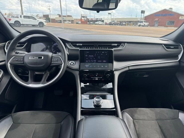 Used 2023 Jeep Grand Cherokee Altitude image 7