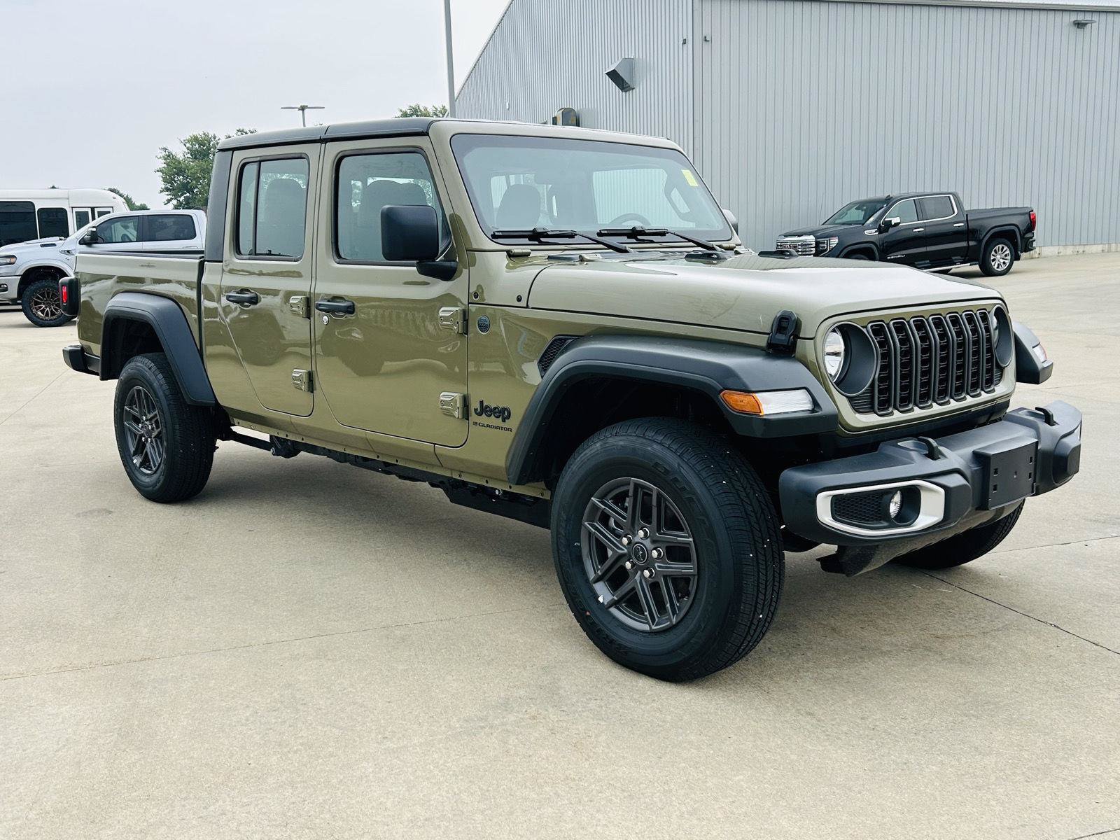 New 2026 Jeep Gladiator Sport AWD/4WD video 2