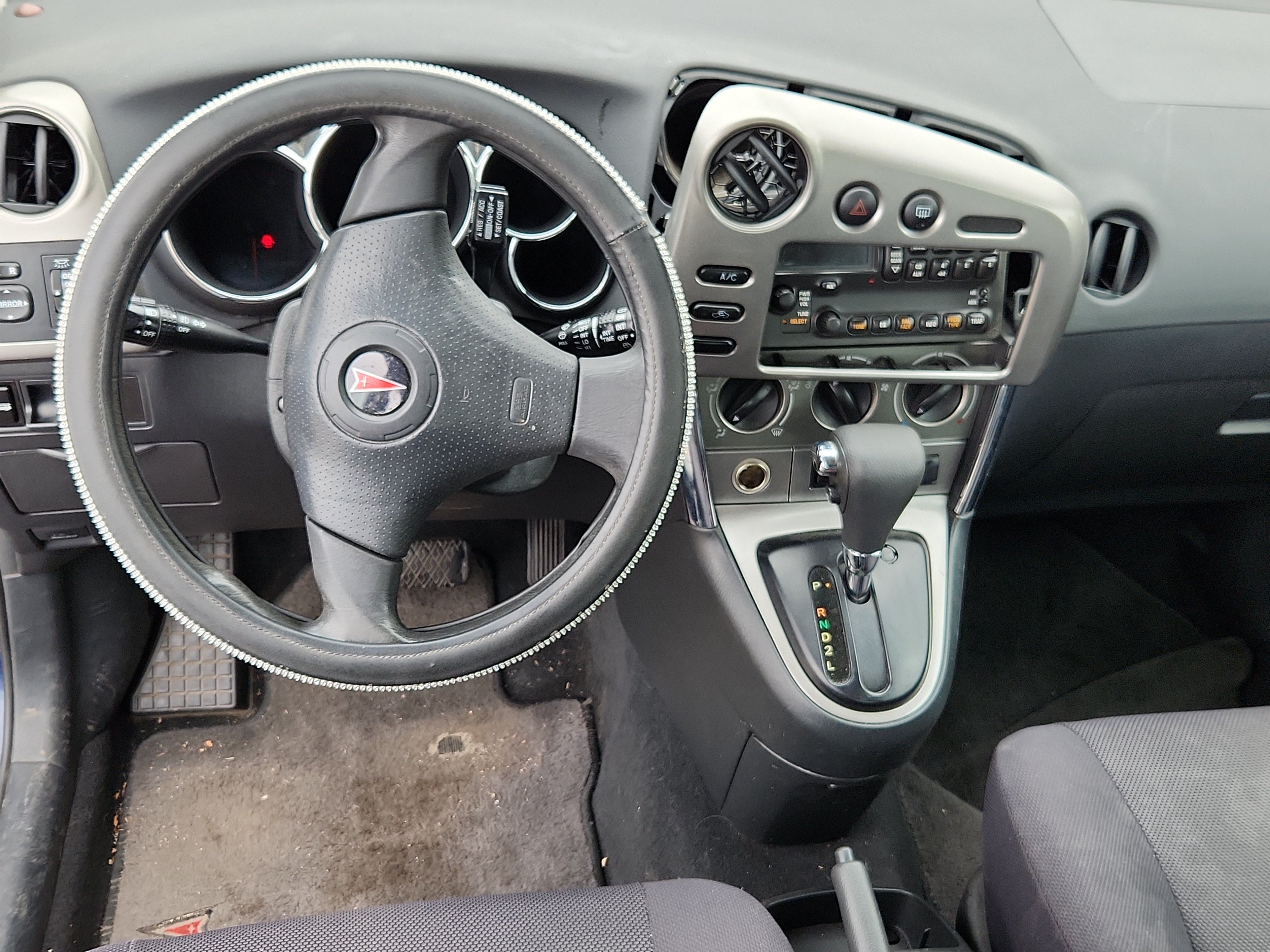 Used 2004 Pontiac Vibe w/ Power Group Value Package FWD image 10