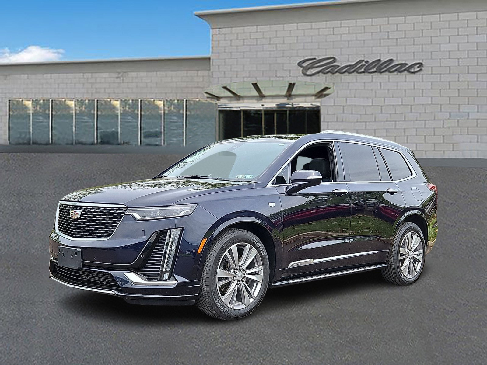 Used 2022 Cadillac XT6 Premium Luxury w/ LPO, Floor Liner Package AWD/4WD image 1