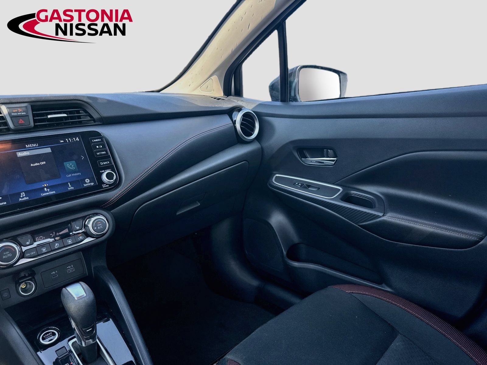 Used 2024 Nissan Versa SR FWD image 31