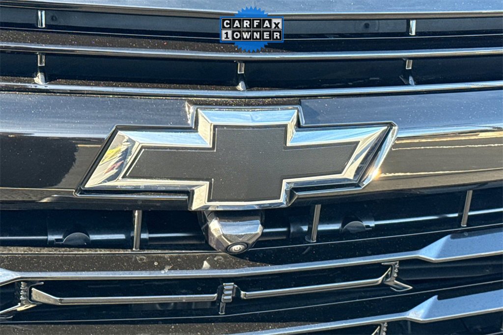 Used 2025 Chevrolet Suburban RST image 7