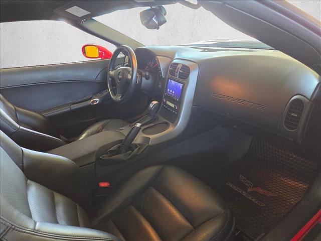Used 2007 Chevrolet Corvette Coupe w/ Performance Package RWD image 16