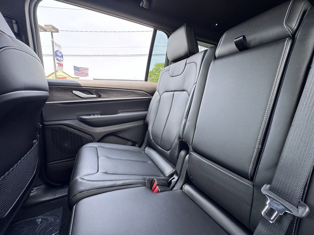 New 2025 Jeep Grand Cherokee L Limited image 14