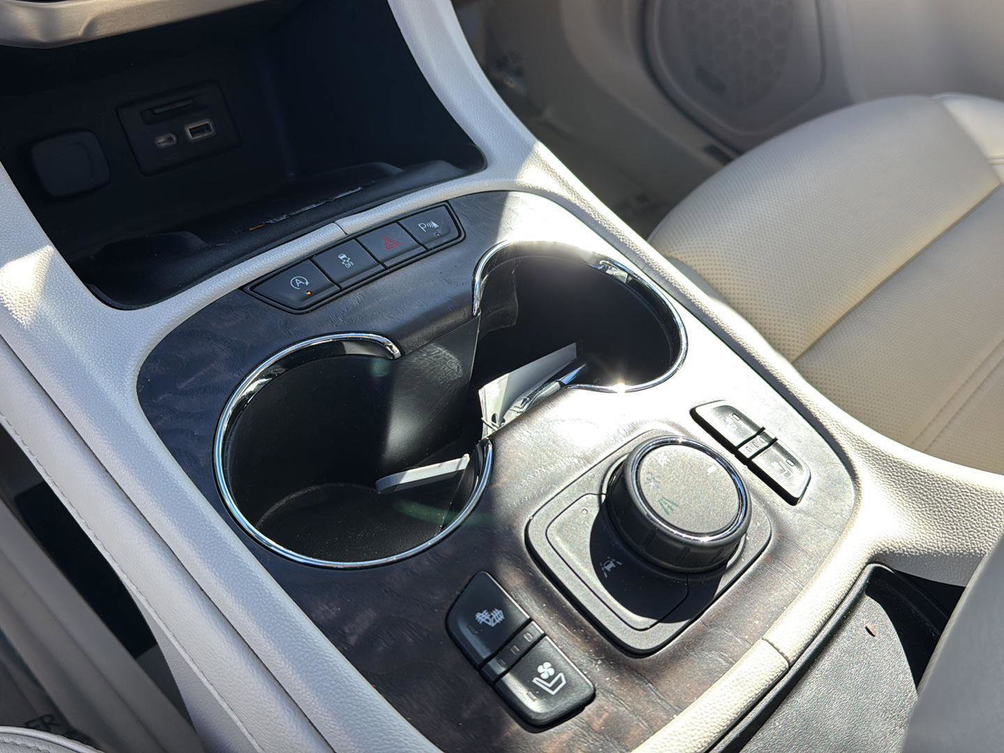 Certified 2022 GMC Acadia Denali w/ Denali Ultimate Package image 24