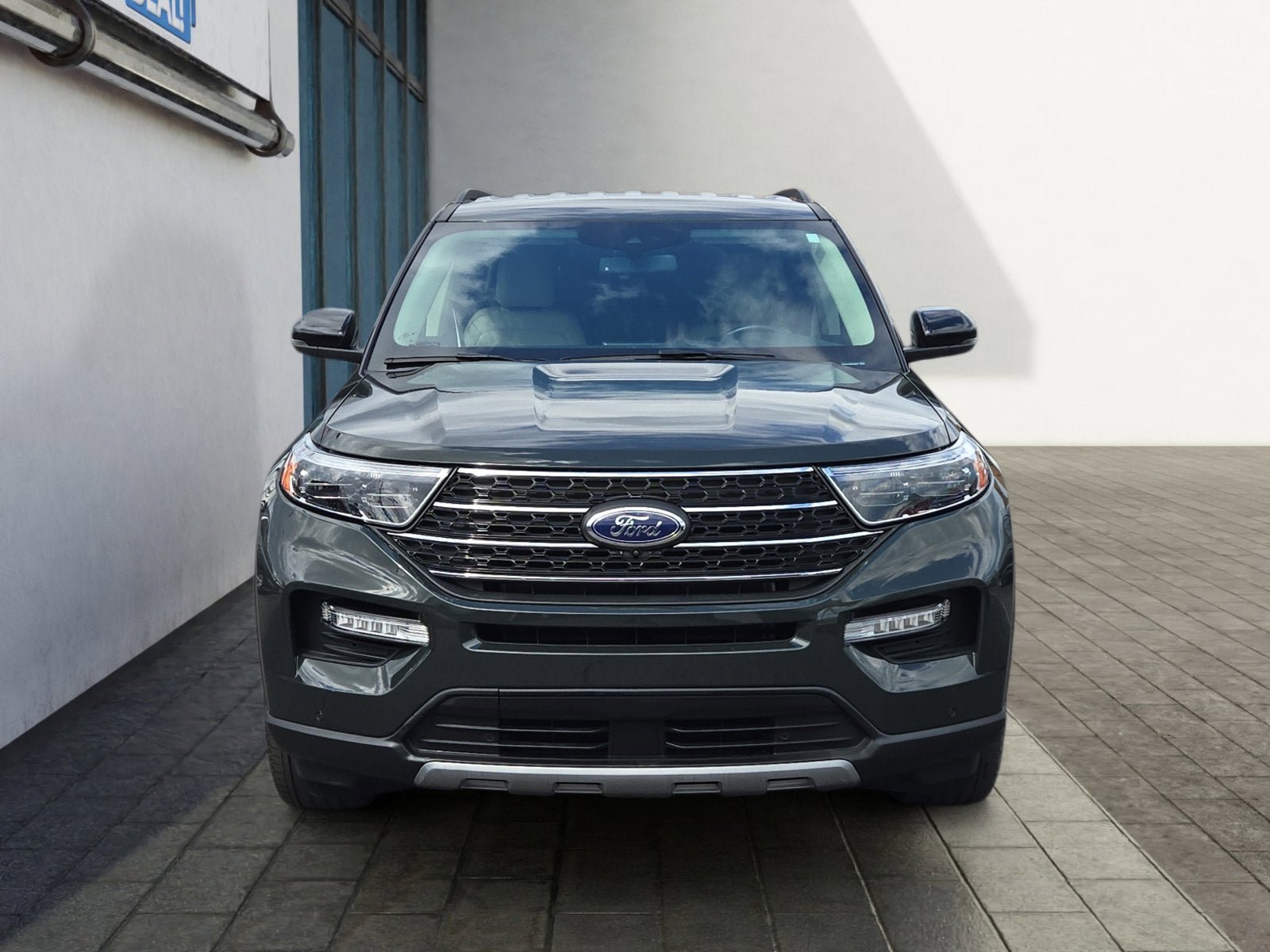 Used 2024 Ford Explorer XLT w/ Equipment Group 202A AWD/4WD image 8