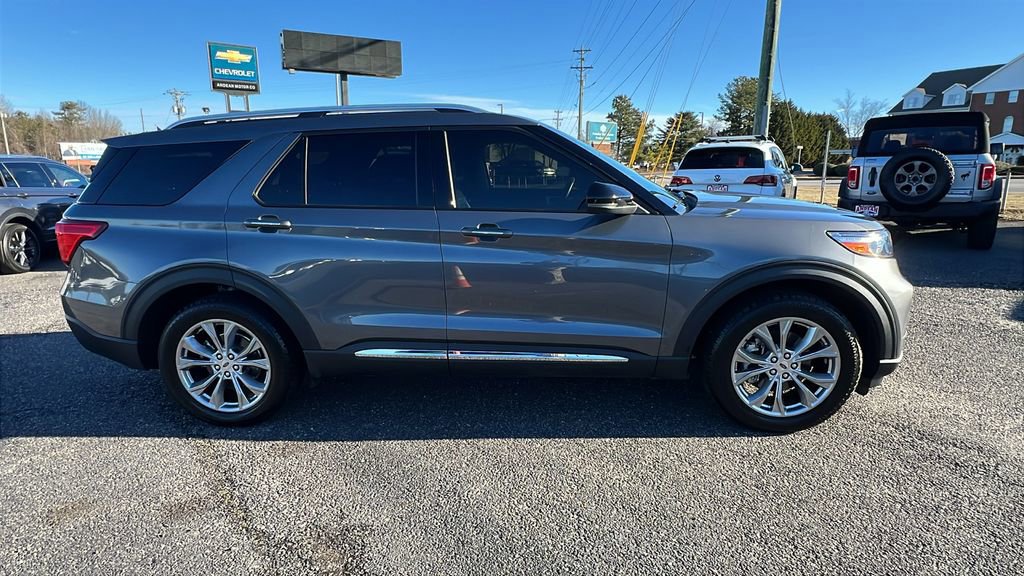 Used 2022 Ford Explorer Limited w/ Equipment Group 301A image 4