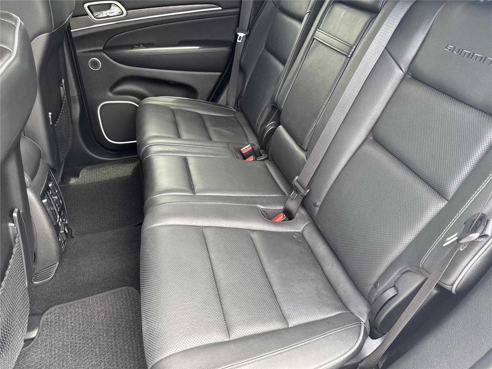 Used 2021 Jeep Grand Cherokee Summit AWD/4WD image 30