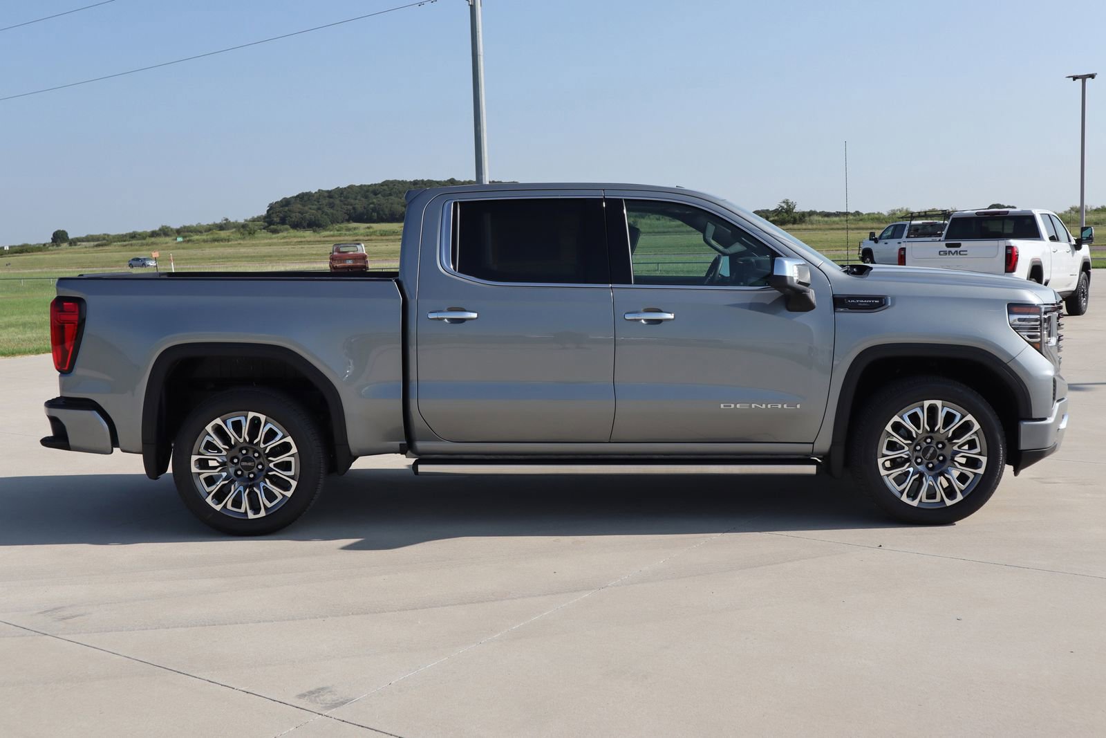 New 2025 GMC Sierra 1500 Denali Ultimate AWD/4WD image 3