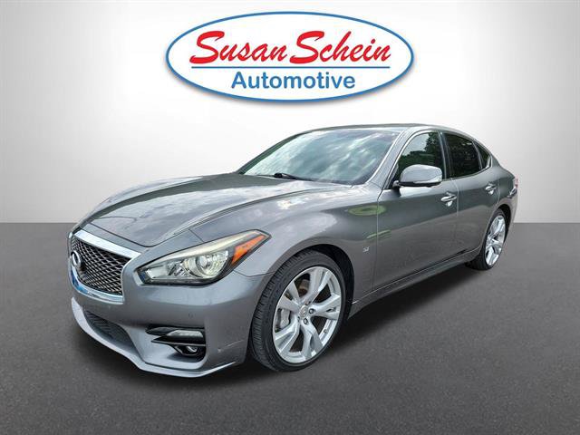 Used 2018 INFINITI Q70 Luxe w/ Sport Package