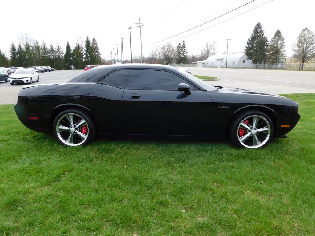 Used 2010 Dodge Challenger R/T RWD image 2
