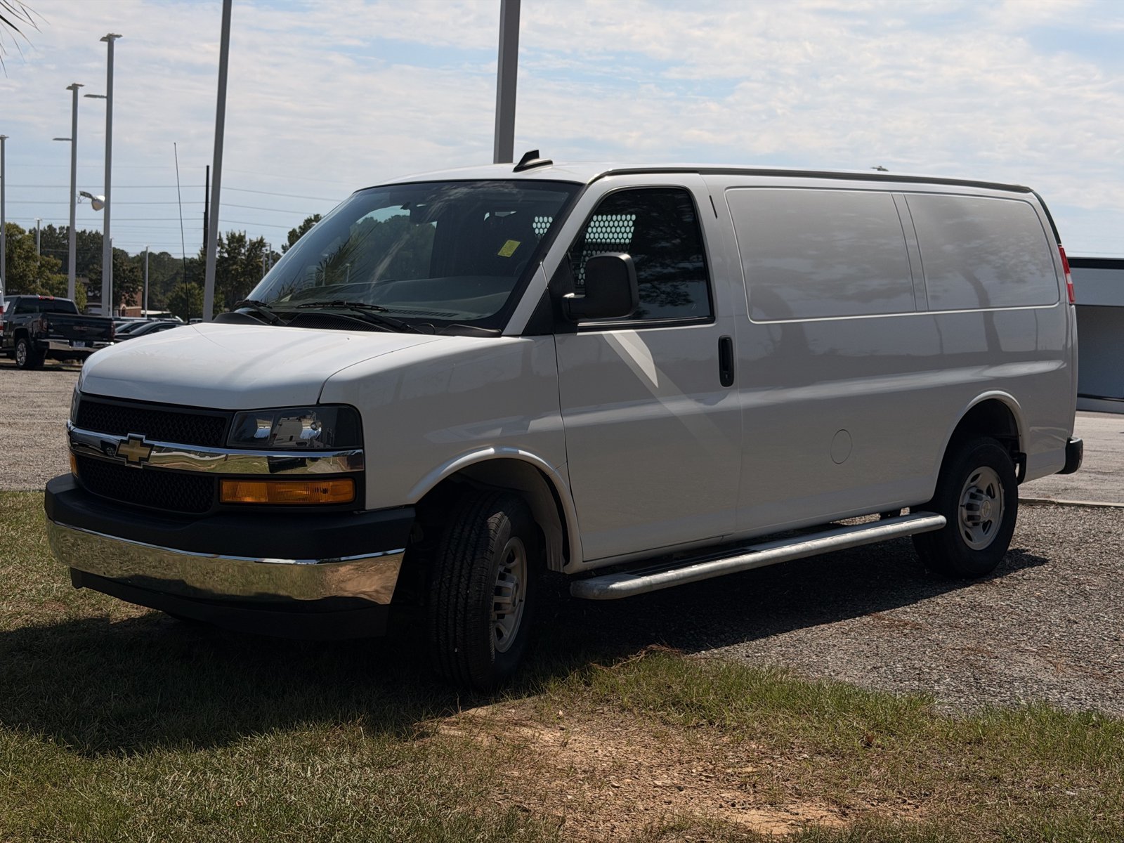 Used 2024 Chevrolet Express 2500 w/ Driver Convenience Package RWD image 7