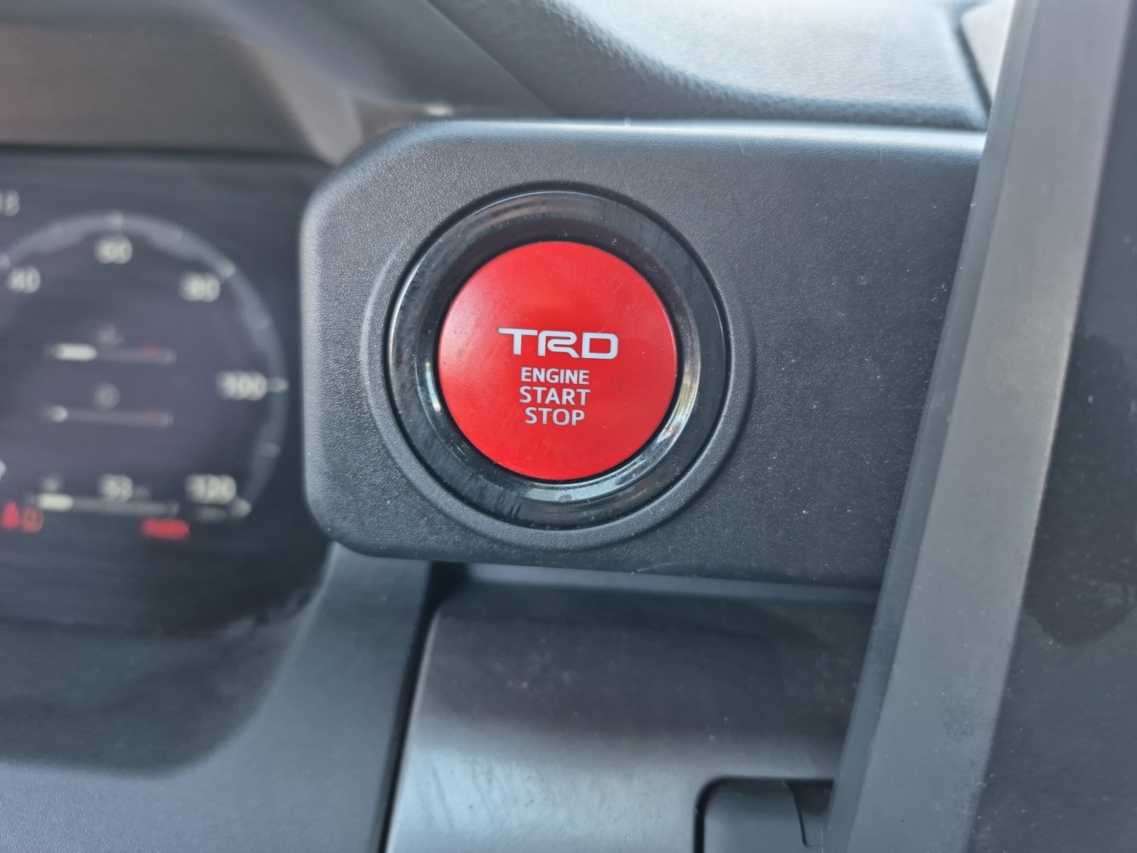 Used 2024 Toyota Tacoma TRD Off-Road AWD/4WD image 30