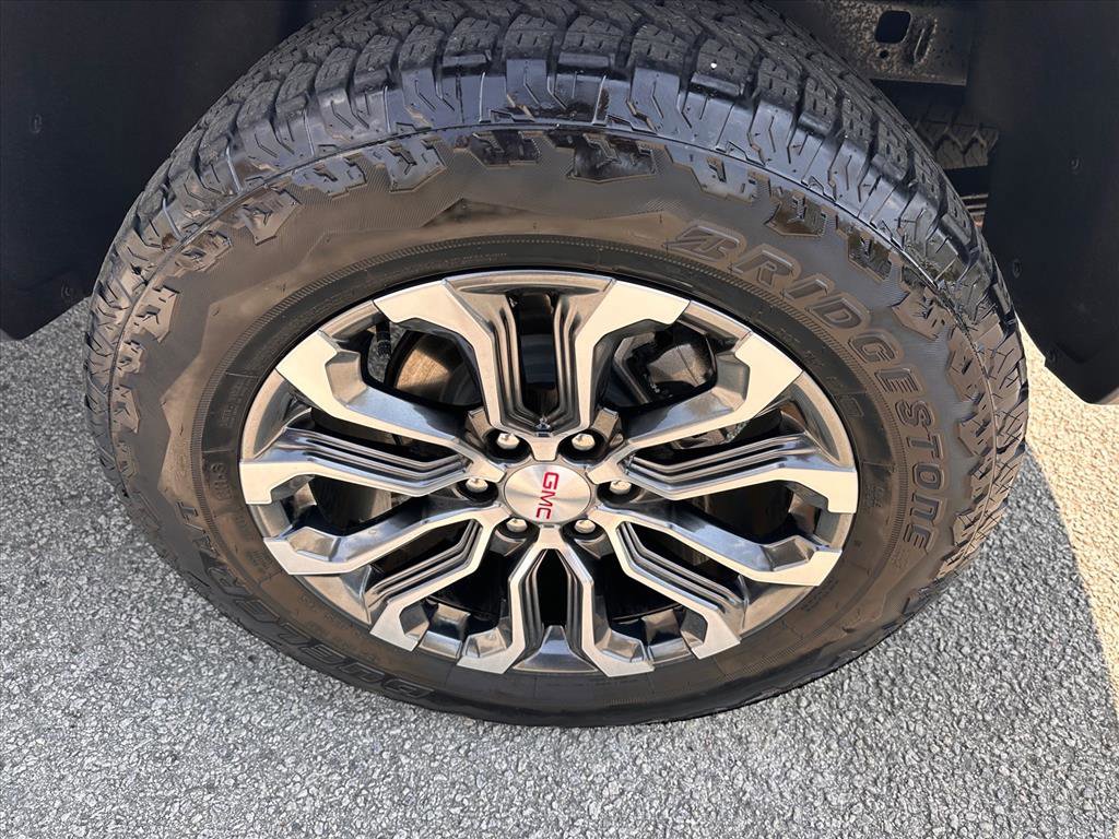 Used 2025 GMC Canyon Denali image 29