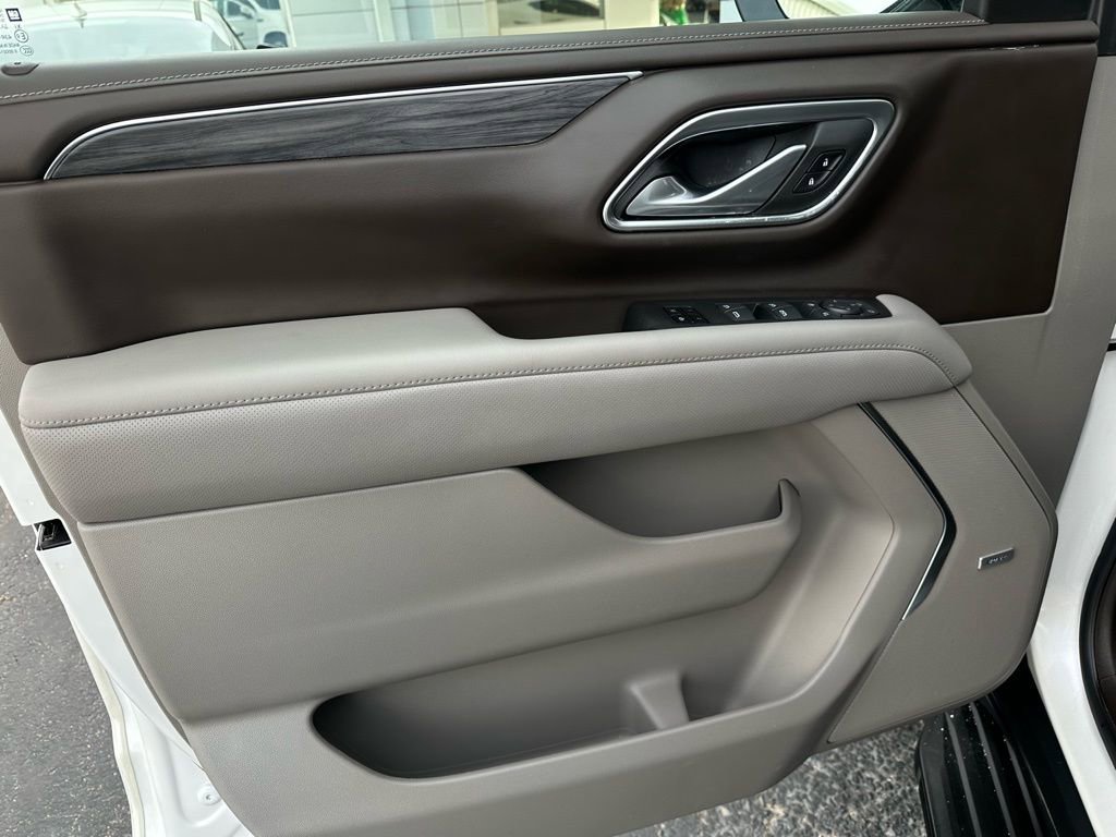 Used 2022 GMC Yukon SLT w/ SLT Luxury Package image 12