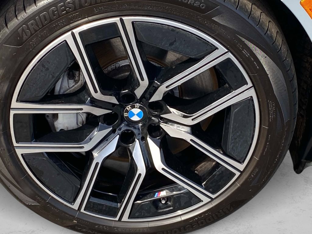 Used 2023 BMW 760i xDrive image 24