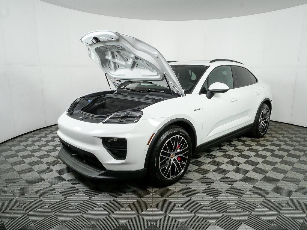 New 2025 Porsche Macan 4S Electric image 36