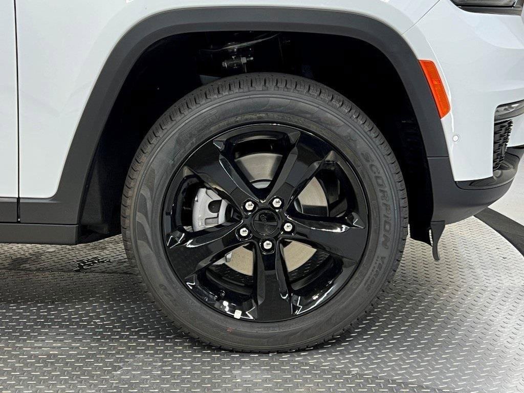 New 2025 Jeep Grand Cherokee L Limited w/ Luxury Tech Group II image 6