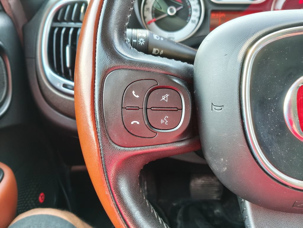 Used 2014 FIAT 500L Trekking w/ Popular Equipment Group FWD image 21