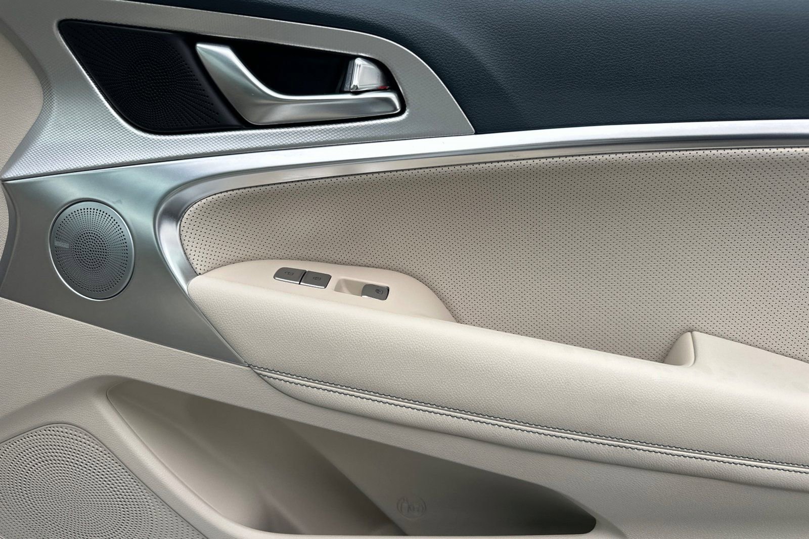 Used 2026 Genesis G70 2.5T Prestige image 20