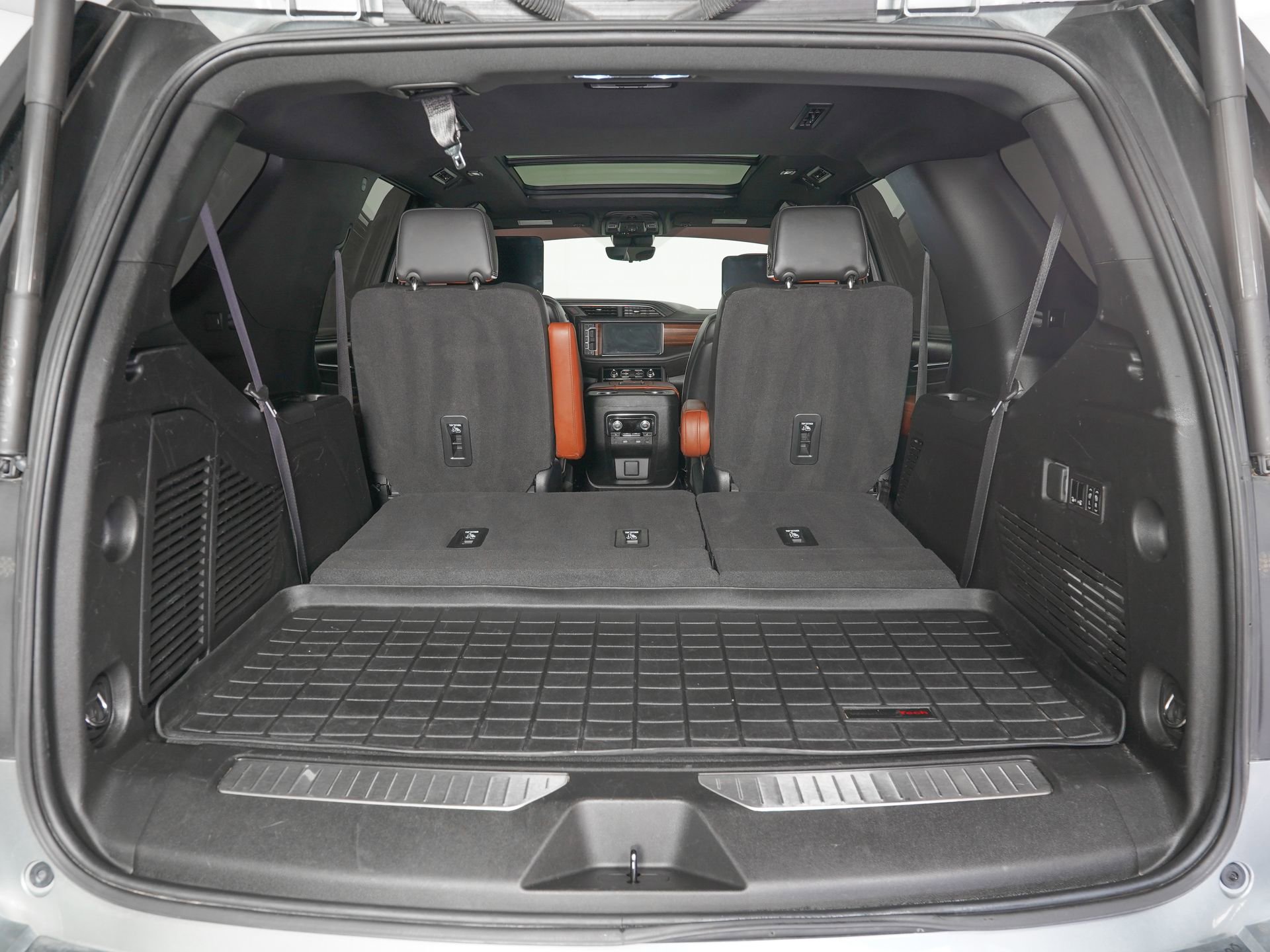 Used 2023 GMC Yukon Denali Ultimate AWD/4WD image 14