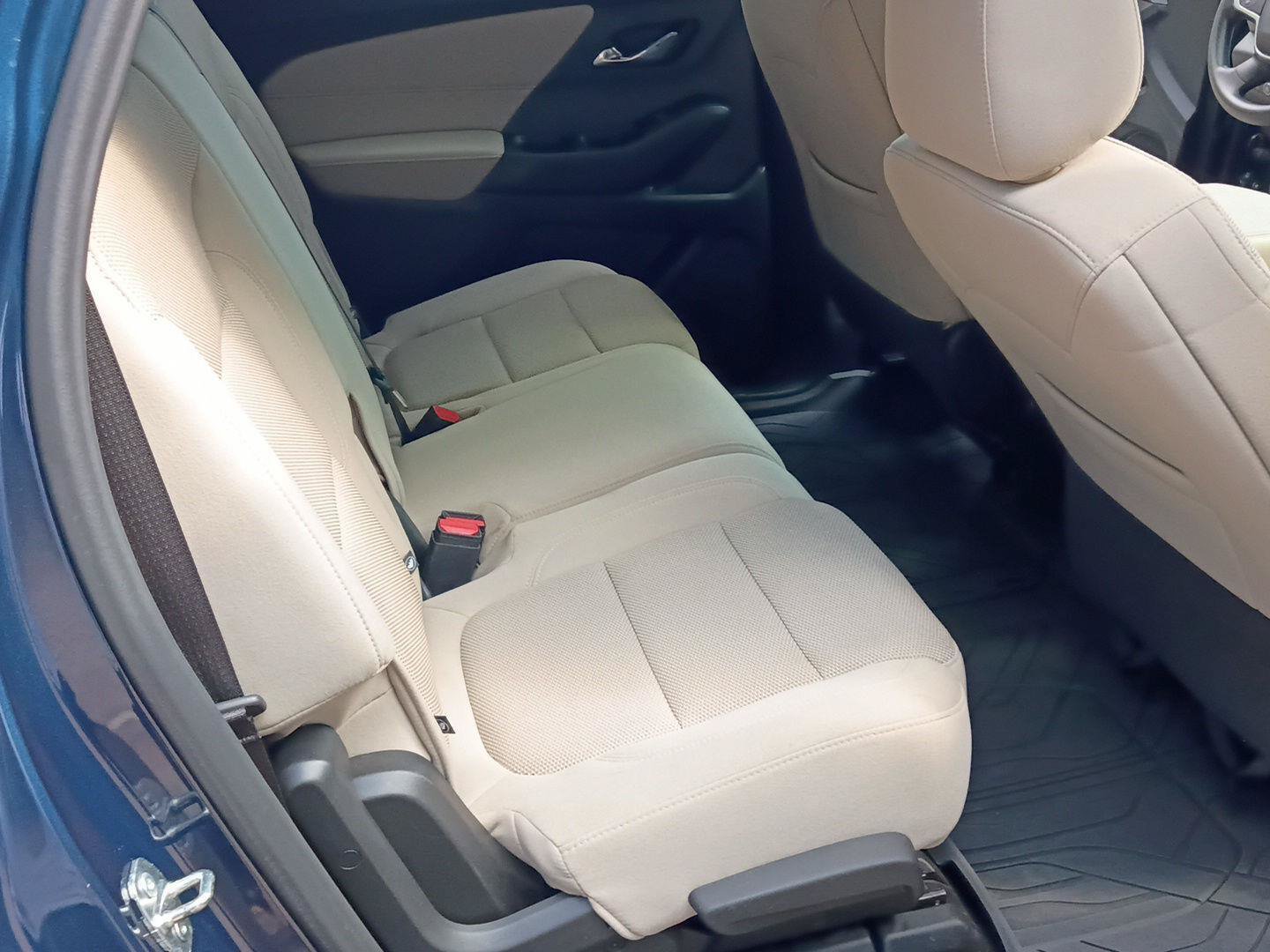 Used 2023 Chevrolet Traverse LS w/ Safety Package FWD image 24