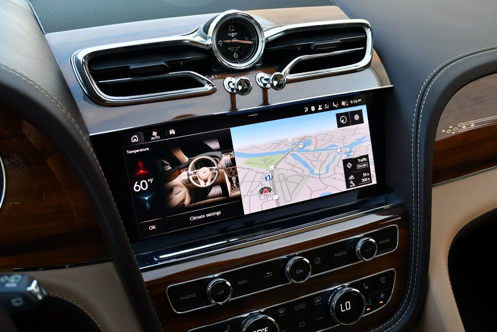 Used 2023 Bentley Bentayga Extended Wheelbase AWD/4WD image 56