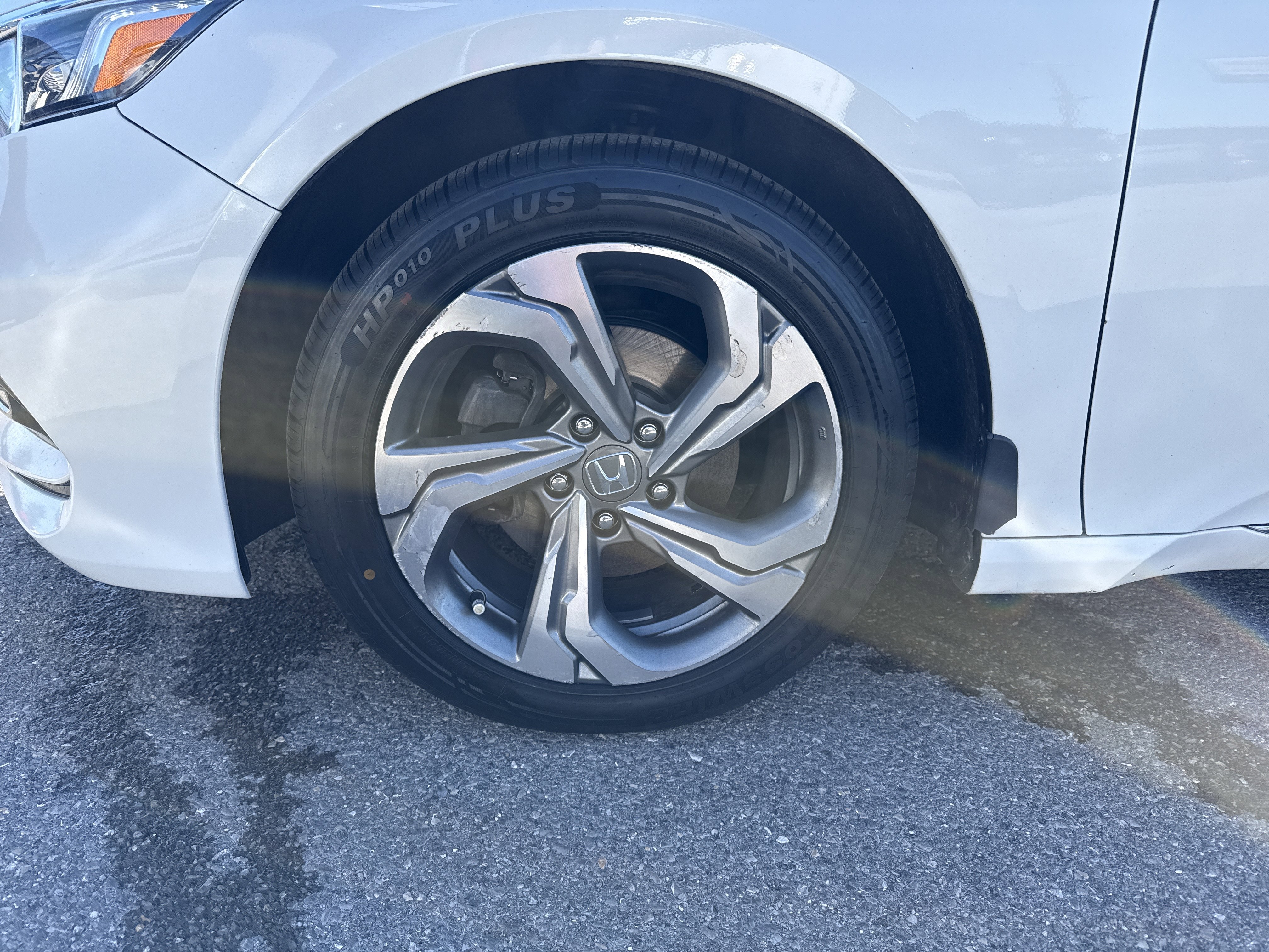 Used 2018 Honda Accord EX image 11