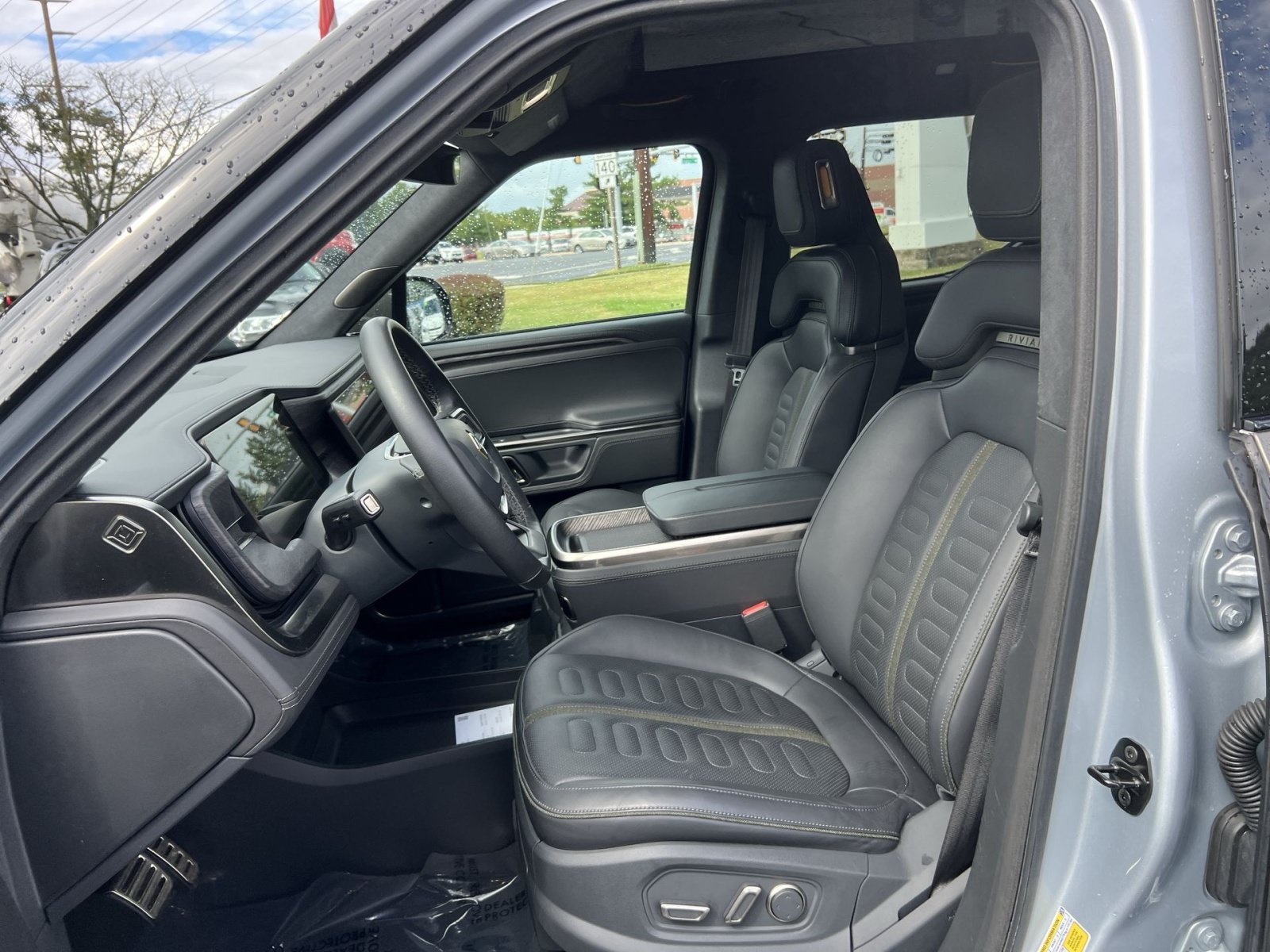 Used 2023 Rivian R1T Adventure AWD/4WD image 13