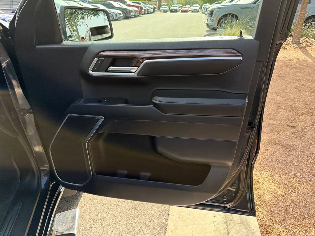 Used 2022 Chevrolet Silverado 1500 LT RWD image 37