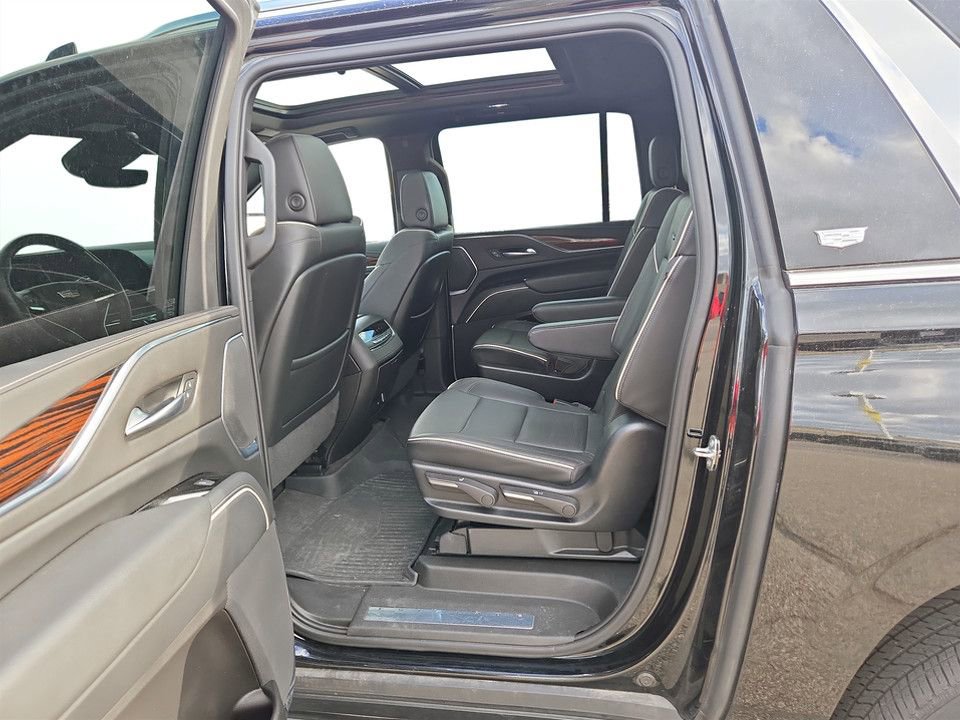 Used 2023 Cadillac Escalade ESV Premium Luxury AWD/4WD image 31