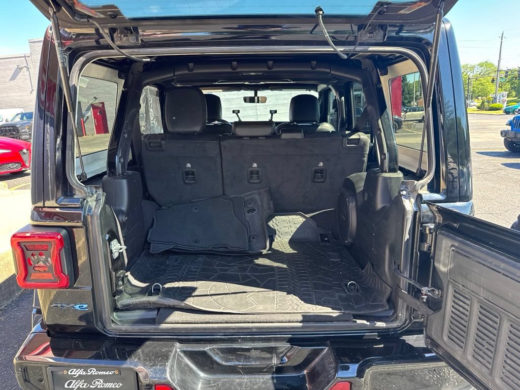 Used 2021 Jeep Wrangler Unlimited Sahara AWD/4WD image 57