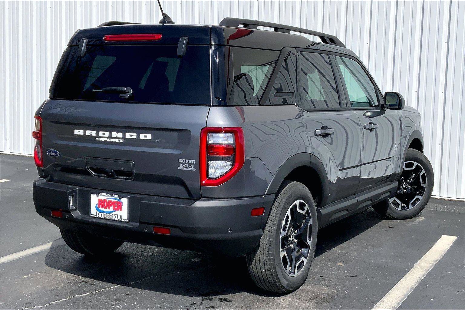 Used 2024 Ford Bronco Sport Outer Banks w/ Tech Package AWD/4WD image 11