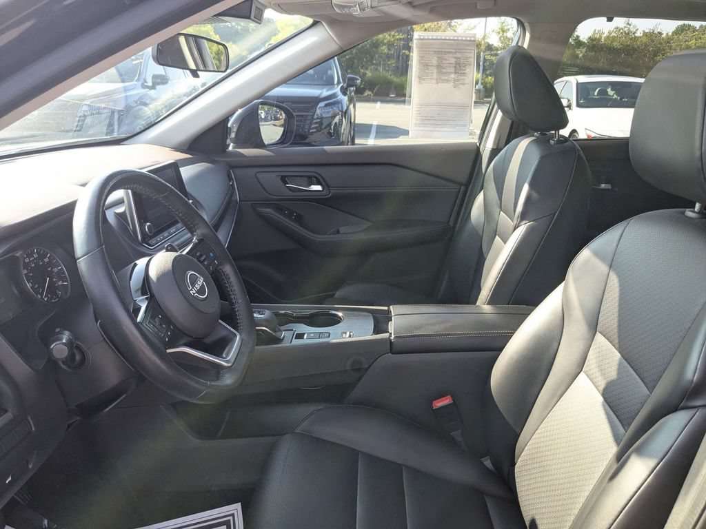 Used 2023 Nissan Rogue SV w/ SV Premium B Package FWD image 20
