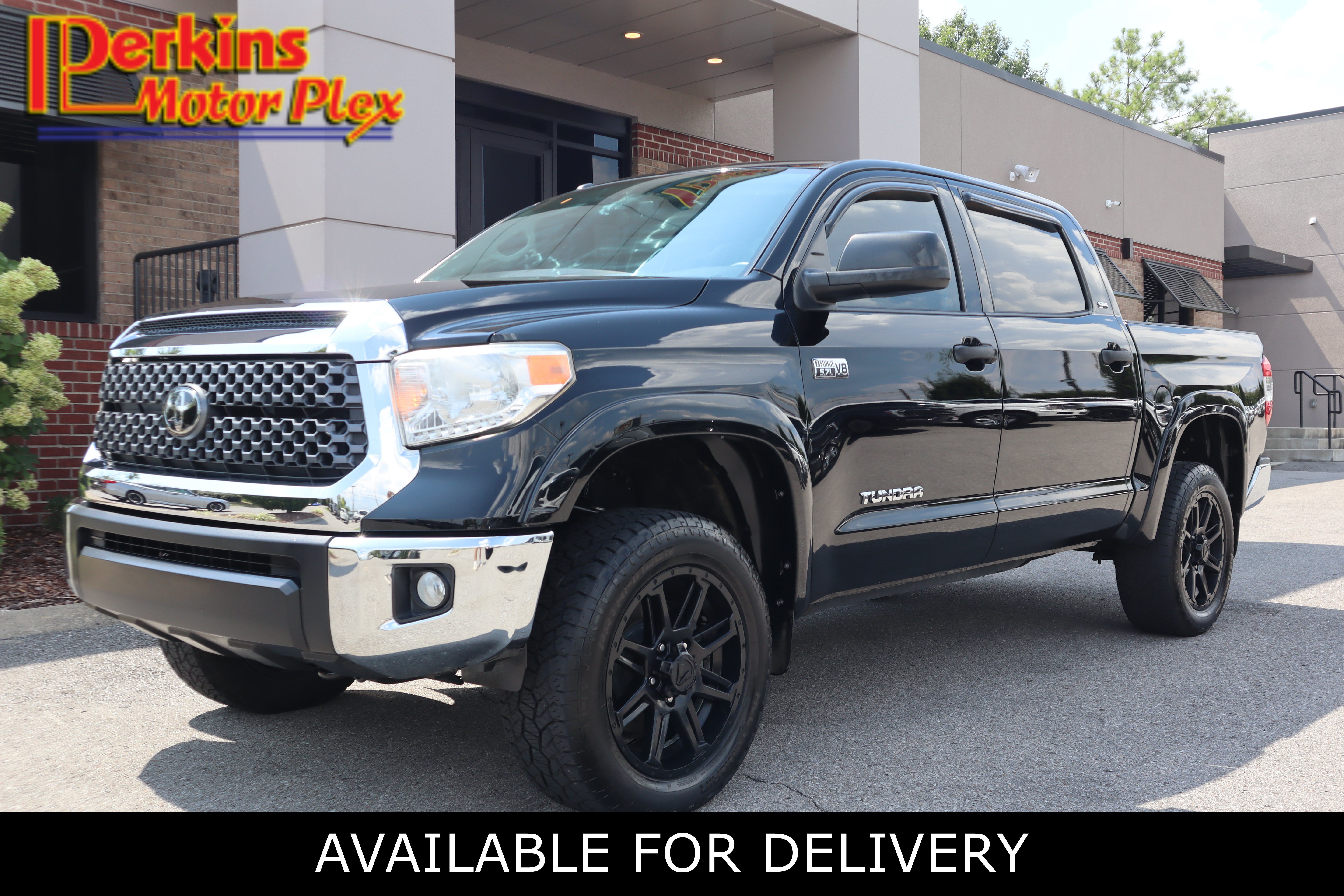 Used 2017 Toyota Tundra SR5 w/ SR5 Upgrade Package