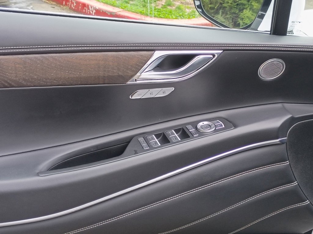 Used 2024 Genesis GV80 2.5T image 13