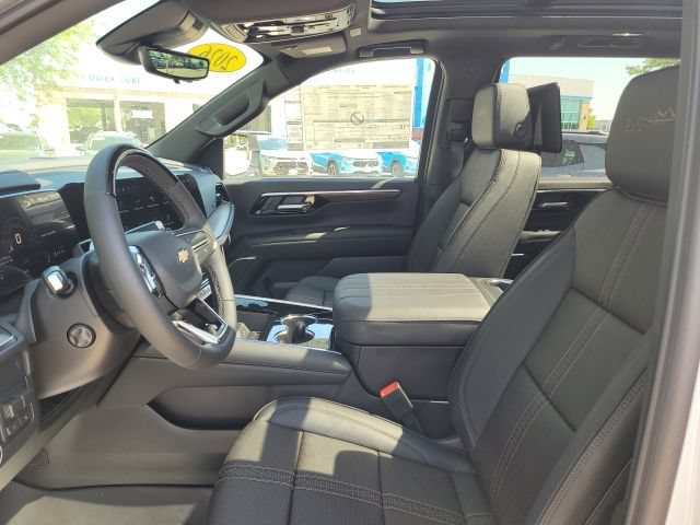 New 2026 Chevrolet Suburban High Country AWD/4WD image 2