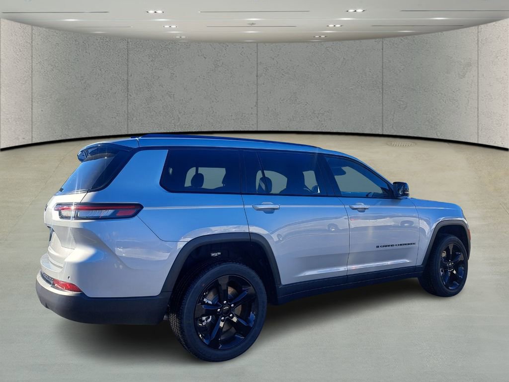 New 2025 Jeep Grand Cherokee L Laredo image 5