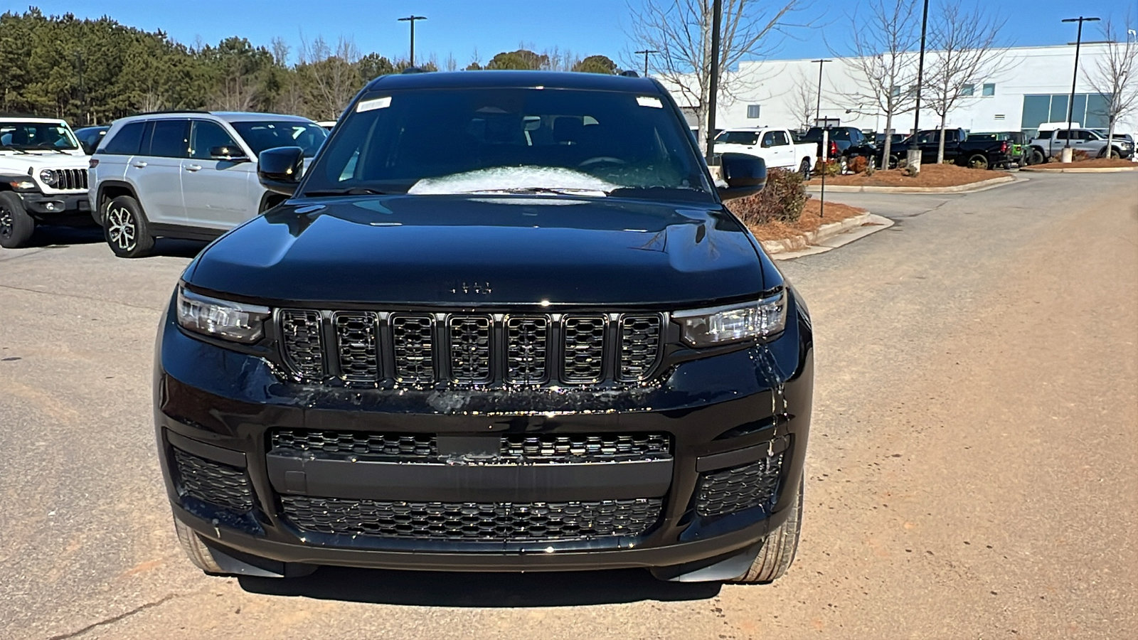 New 2025 Jeep Grand Cherokee L Altitude image 3