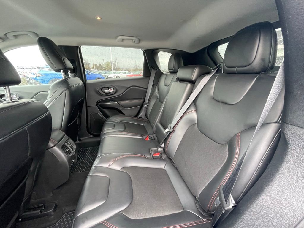 Used 2020 Jeep Cherokee Trailhawk w/ Cold Weather Group image 26