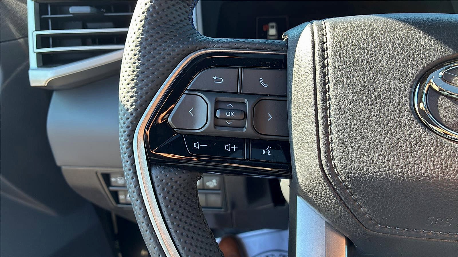 New 2026 Toyota Sequoia Platinum AWD/4WD image 8
