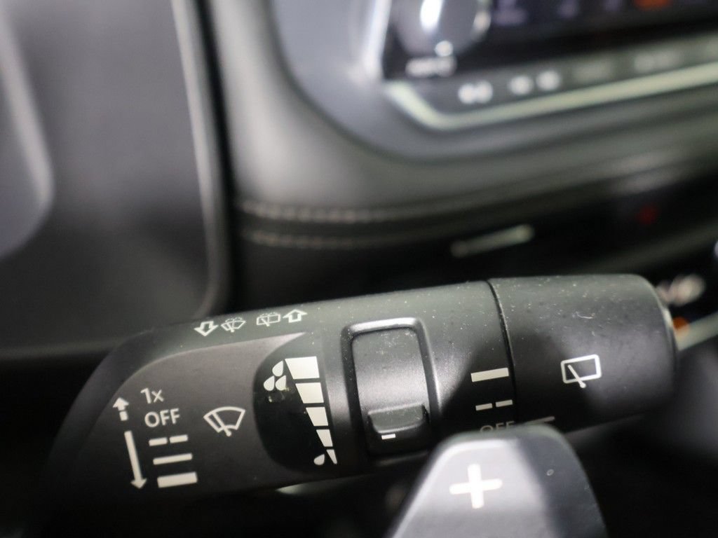 Used 2023 Nissan Rogue SV AWD/4WD image 36