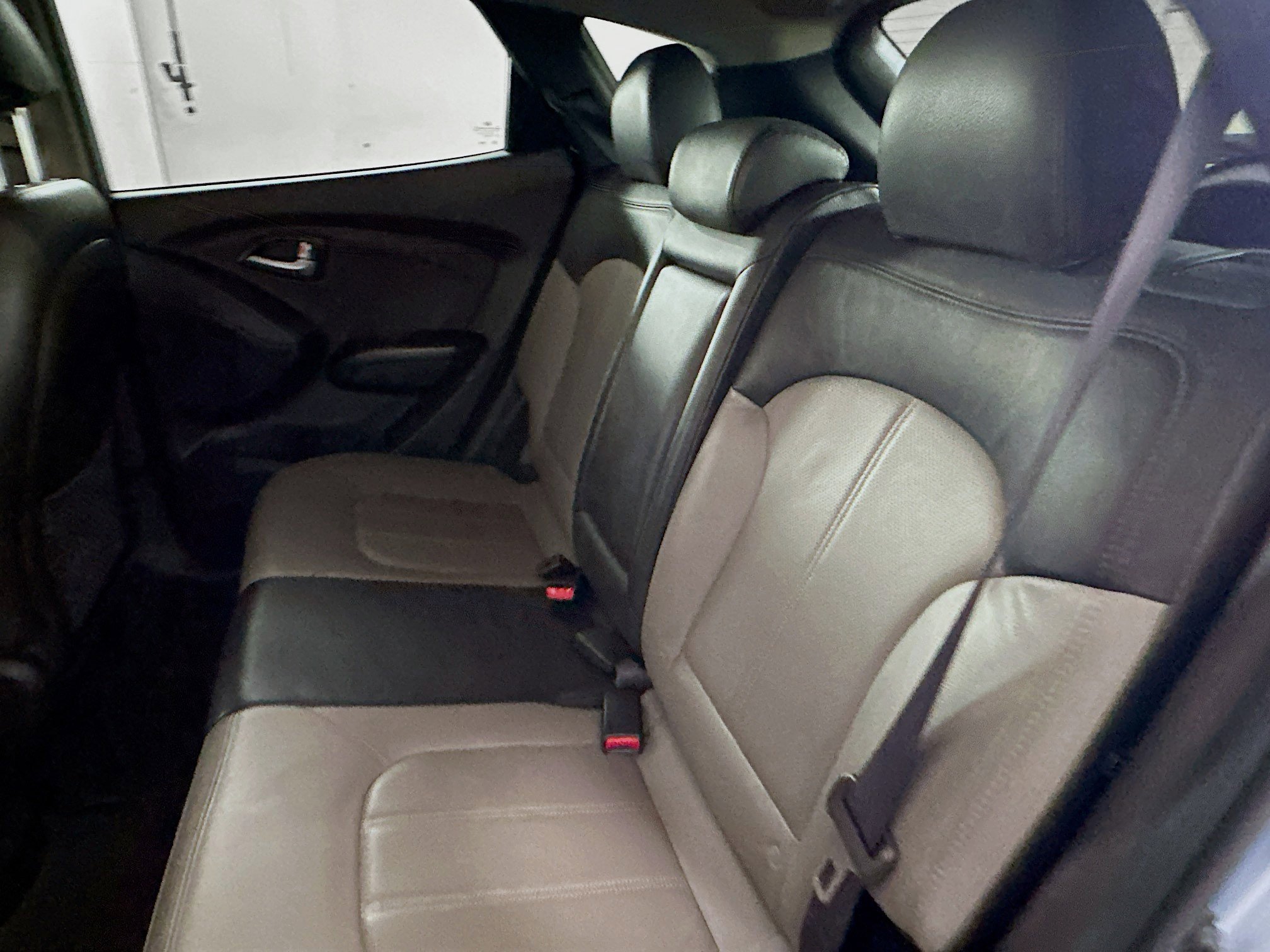 Used 2011 Hyundai Tucson Limited image 25